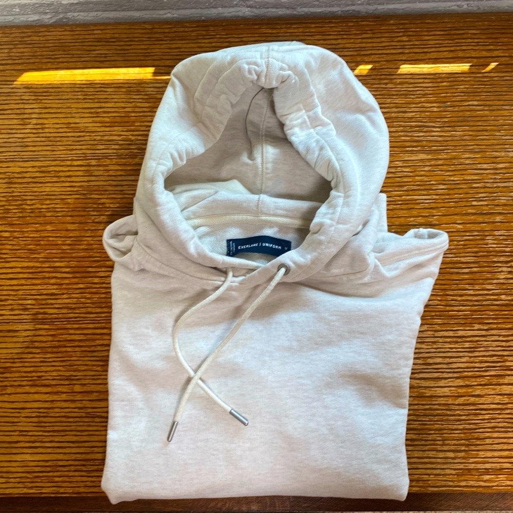 Everlane cream sweatshirt